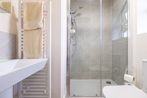 En-Suite- click for photo gallery